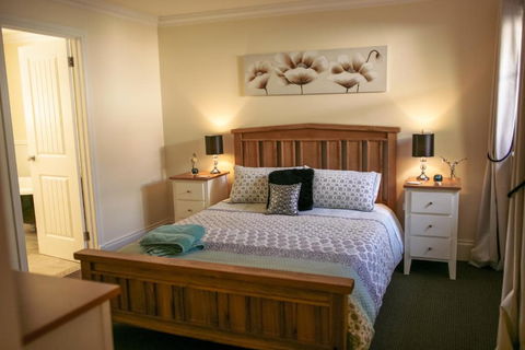 Quiet Escapes Cottages - Holiday Cairns 3