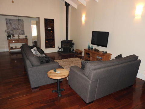 Quiet Escapes Cottages - Holiday Cairns 2