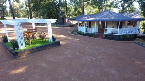 Quiet Escapes Cottages - Holiday Cairns 5