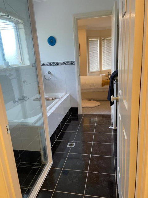 Marina Holiday Home - Holiday Cairns 3