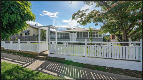 Donnelly House - Holiday Cairns 1