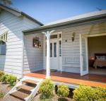 Wine Country Cottage located right at the Hunter Valley gateway close to everything - Holiday Cairns