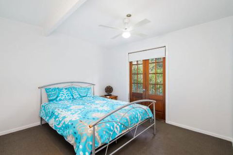 Bonny Beach House Holiday Accommodation With Pool - Holiday Cairns 5