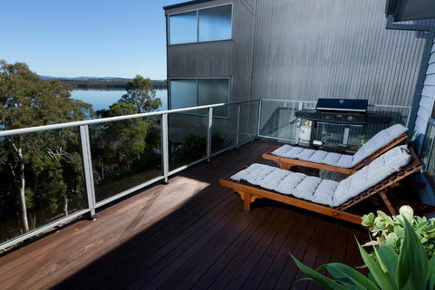 Booti Booti Lakehouse - Holiday Cairns 2