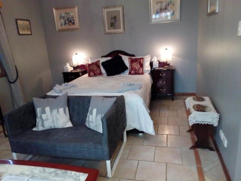 Yorks Lookout Lodge Bed & Breakfast - Holiday Cairns 2