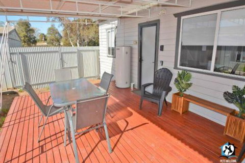 Just Renovated 2BR Cottage In Heart Of Wentworth - Holiday Cairns 1