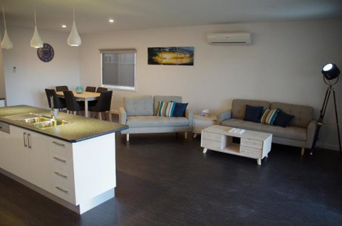 Laguna Dune - Holiday Cairns 1
