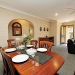 ACACIA WEEKLY ONLY - Holiday Cairns 0