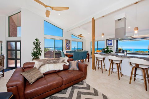 Panorama Beach House - Holiday Cairns 4