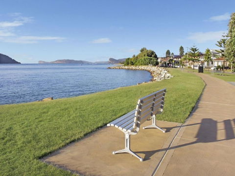 Bella Mare 2 Bedroom Ocean View Terrace Apt - Holiday Cairns 6