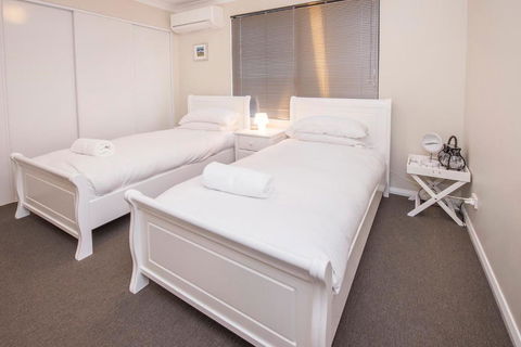 A Little Luxury In Town - Holiday Cairns 1