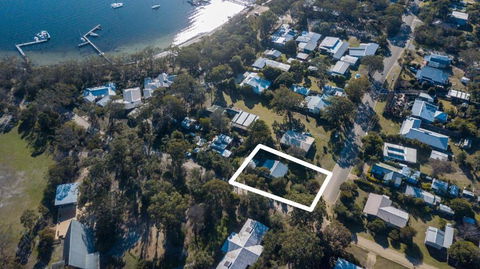 Kambera Pet Friendly Cottage On Raymond Island - Holiday Cairns 3