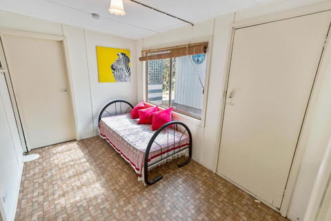 Kambera Pet Friendly Cottage On Raymond Island - Holiday Cairns 5