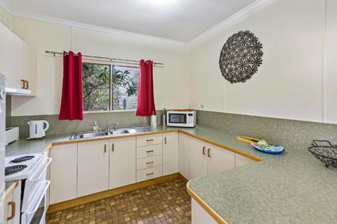 Kambera Pet Friendly Cottage On Raymond Island - Holiday Cairns 1