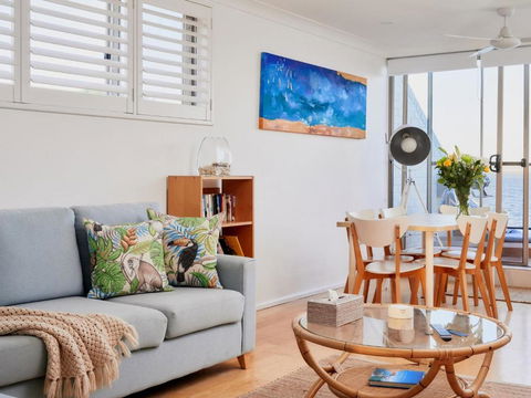 5 Casuarinas 33 Soldiers Point Road Superb Waterfront Unit - Holiday Cairns 5