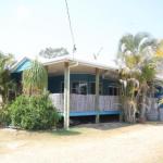 CASTAWAY BEACH HOUSE - Holiday Cairns 0