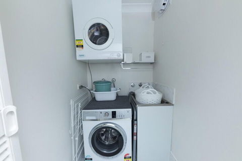 Renas Court Unit 8 - Holiday Cairns 6