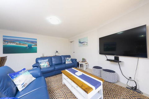 Renas Court Unit 8 - Holiday Cairns 1