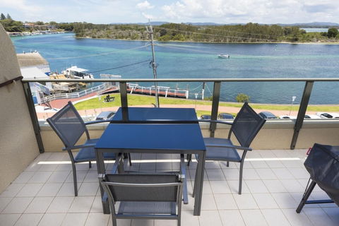 Wharf Street Vista - Holiday Cairns 3