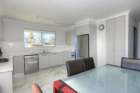45A Wharf Upstairs - Holiday Cairns 0
