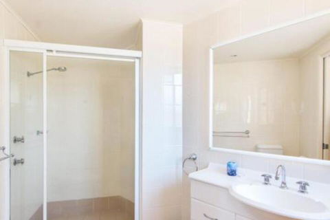 Millennium 102 With Pool In Complex - Holiday Cairns 5