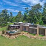 Calanthe Acreage Doonan - Holiday Cairns 0