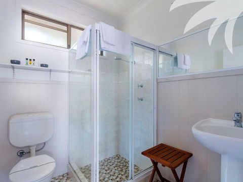 Aqua Apartment #4 - Holiday Cairns 4