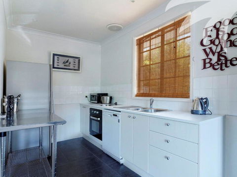 Aqua Apartment #4 - Holiday Cairns 1