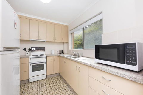 Dolphin Court 1 / 48 North Street - Holiday Cairns 6