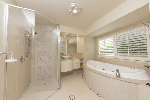 One Mile House - Holiday Cairns 2
