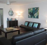 Charming Beach House - Holiday Cairns