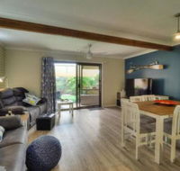 Harbour Court on the Bay - Holiday Cairns