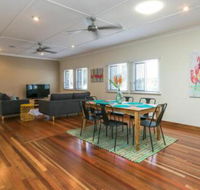 Charming Home by The Sea - Holiday Cairns
