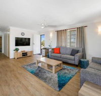 Comfy  Cosy Upstairs - Holiday Cairns