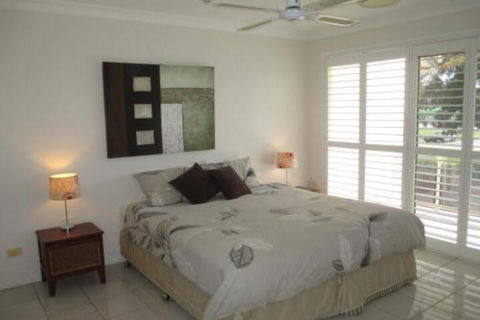 Superb Location Hervey Bay - Holiday Cairns 6