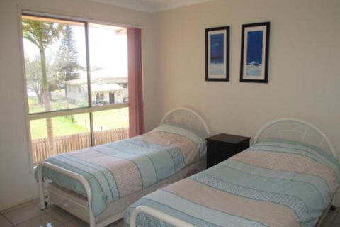 Superb Location Hervey Bay - Holiday Cairns 3