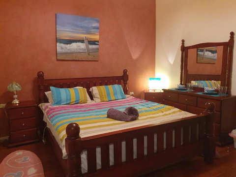 JUST 4 YOU! Amazing Sea Views WIFI Fullly Air Conditioned King Bed - Holiday Cairns 5