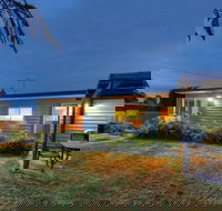 Castaway Cottage - Essentially Tas - Holiday Cairns