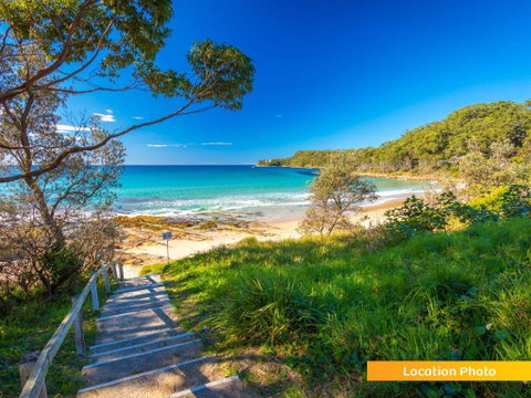SEASCAPE In NARRAWALLEE - Holiday Cairns 1