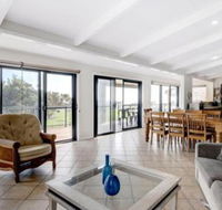 2 Cliff Road - Holiday Cairns