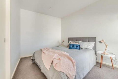 Marina View Apartment - Holiday Cairns 5