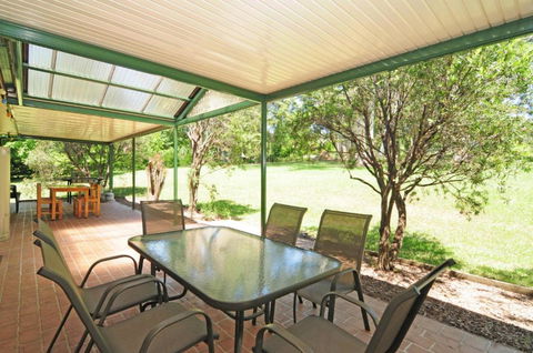 Valley Haven 3 Bedrooms Close To The Village! - Holiday Cairns 2