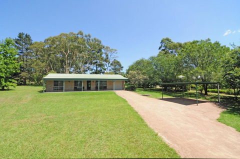 Valley Haven 3 Bedrooms Close To The Village! - Holiday Cairns 3