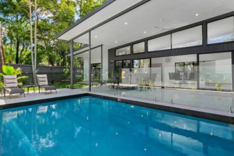 Villa Tiino Clifton Beach - Holiday Cairns 0