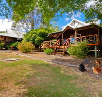 Sunnyhurst Chalets Rural Stay - Holiday Cairns