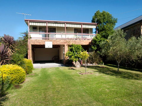 FAMILY GETAWAY DROMANA - Holiday Cairns 4