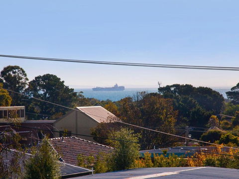 FAMILY GETAWAY DROMANA - Holiday Cairns 5