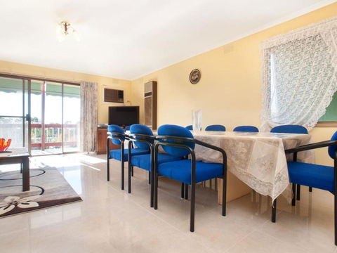 FAMILY GETAWAY DROMANA - Holiday Cairns 6