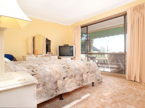 FAMILY GETAWAY DROMANA - Holiday Cairns 3