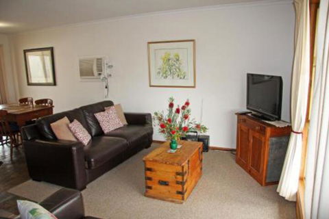 Windmill Cottage - Holiday Cairns 7